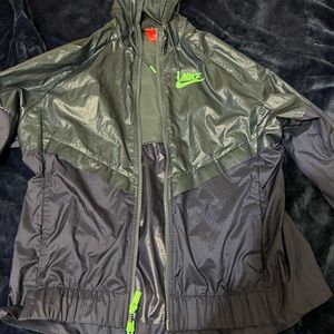 nike wind breaker